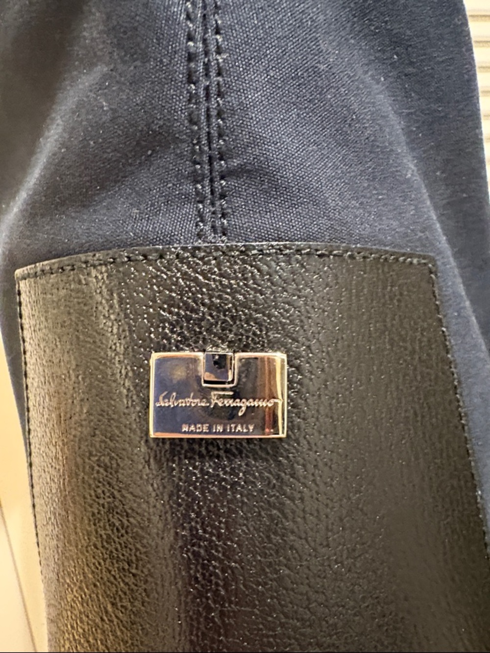 Salvatore Ferragamo Black Shoulder Bag - Picture 9 of 10